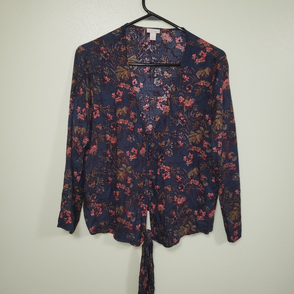 Hinge Flower Printed V-Neck Blouse